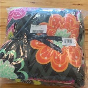 NWT Vera Bradley blanket “Ziggy Zinnia”